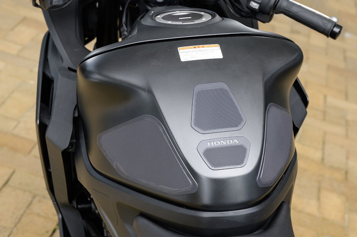ホンダ新型「CBR400Rフォア Eクラッチ」
