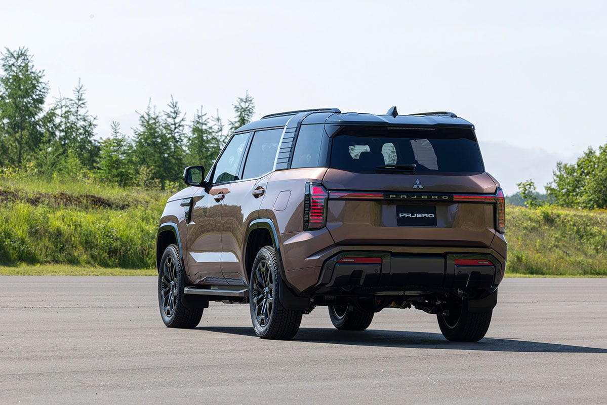 三菱新型「パジェロ」
