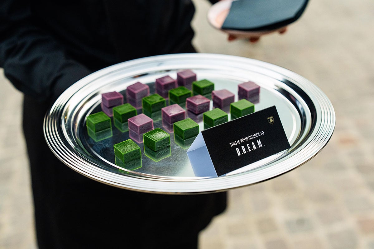 “Tettonero”のカラーパレットを料理でも表現したマルチセンサリー体験