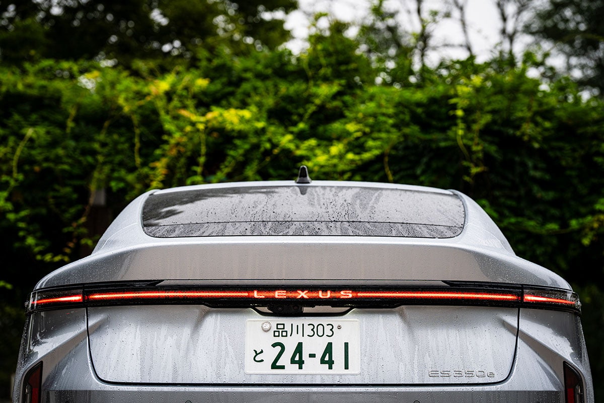 レクサス新型「ES350e リアコンフォートパッケージ」