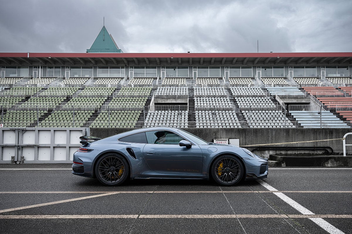 「LEARN with Porsche」の「ものづくり」プログラム。4日目は夕食の前に「十勝スピードウェイ」で最新のポルシェの性能を存分に体感
