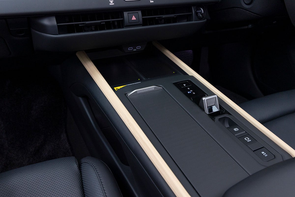 レクサス新型「ES350e リアコンフォートパッケージ」