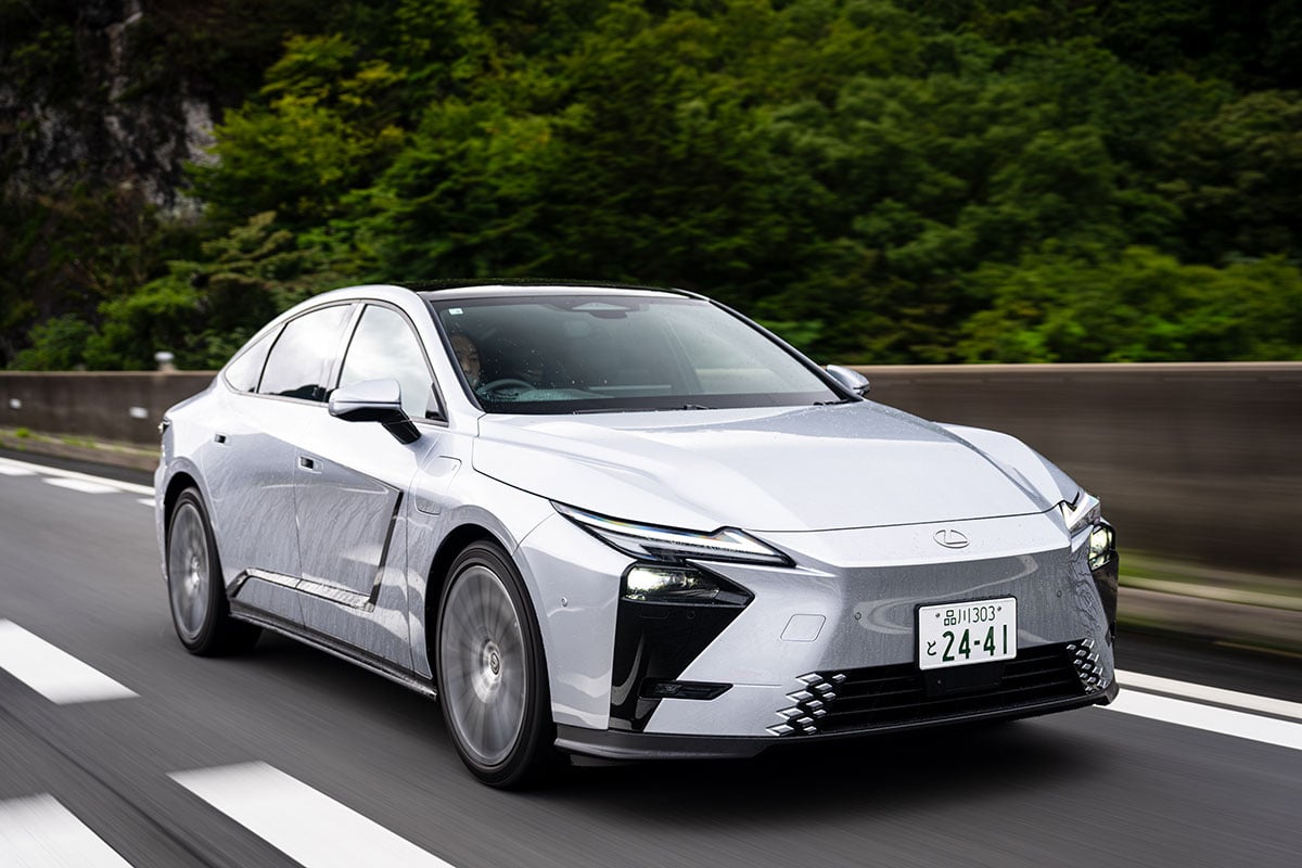 レクサス新型「ES350e リアコンフォートパッケージ」