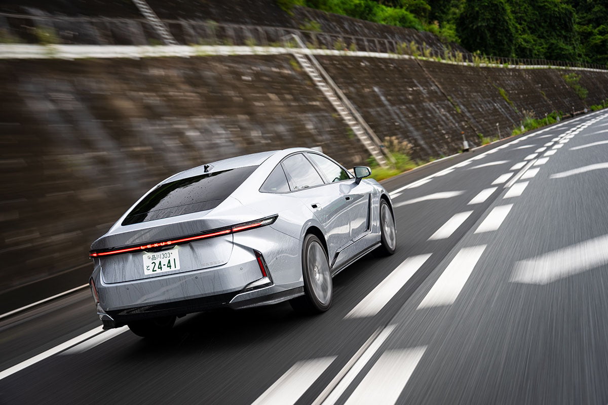 レクサス新型「ES350e リアコンフォートパッケージ」
