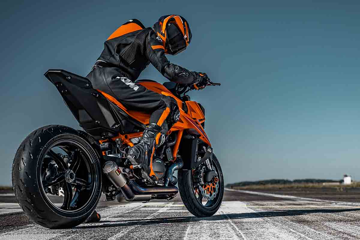 KTM「1390 SUPER DUKE R EVO」