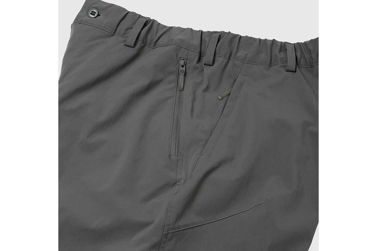 DESCENTE ALLTERRAIN 81「6Dパターンコーデュラストレッチパンツ」（チャコール）：1万9800円