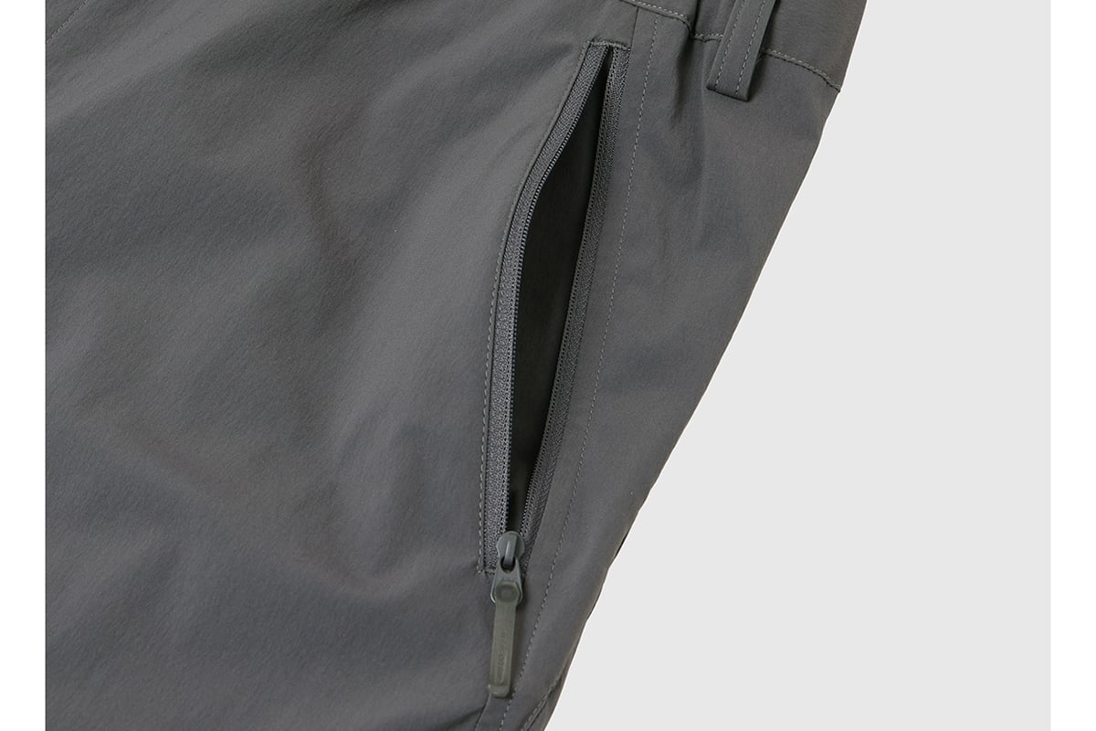 DESCENTE ALLTERRAIN 81「6Dパターンコーデュラストレッチワイドパンツ」（チャコール）：1万9800円