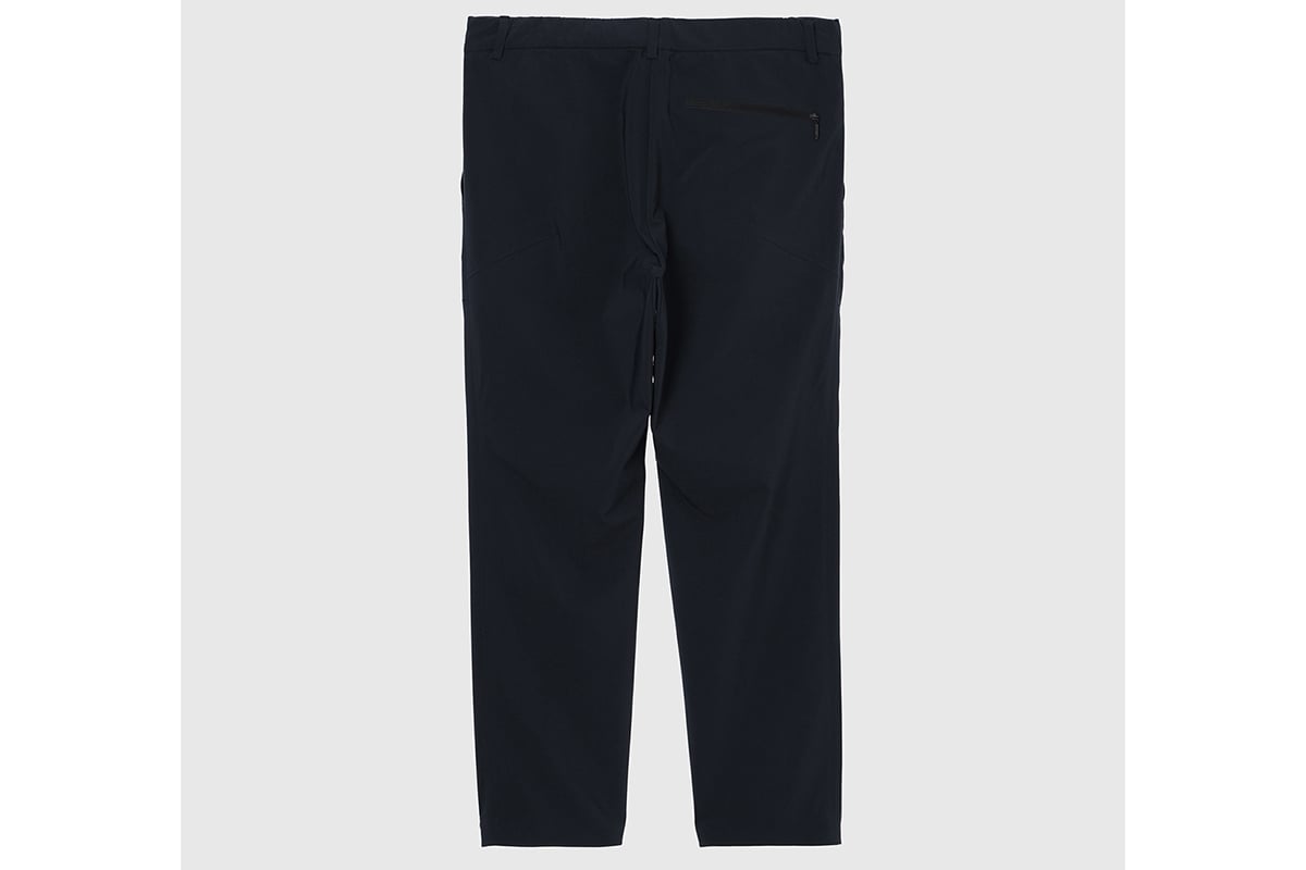 DESCENTE ALLTERRAIN「ストレッチ6Dパターンスリムパンツ」（ブラック）：2万9700円