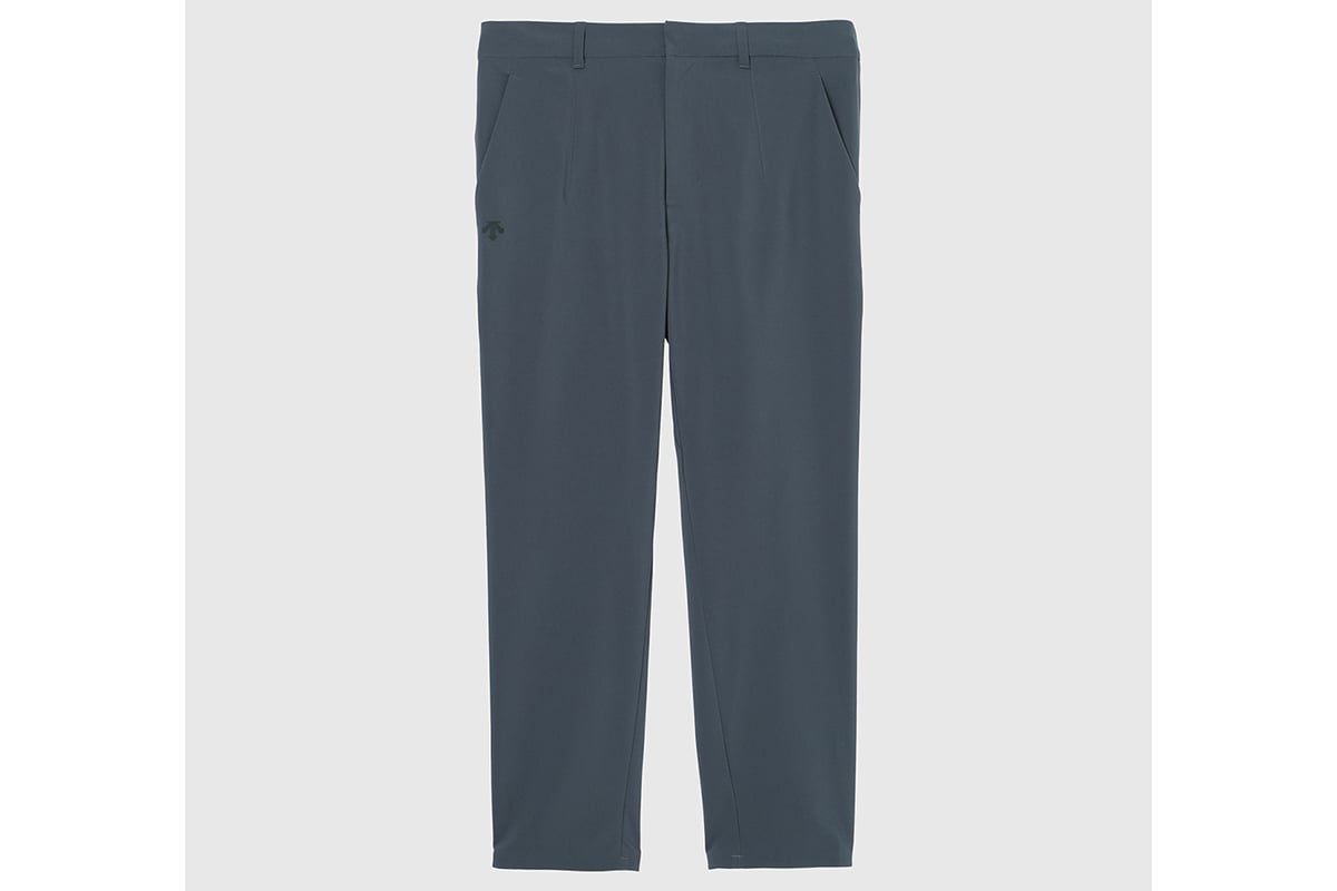 DESCENTE ALLTERRAIN「ストレッチ6Dパターンスリムパンツ」（スモークネイビー）：2万9700円
