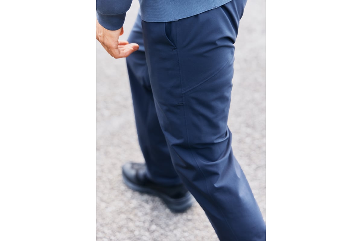DESCENTE ALLTERRAIN「ストレッチ6Dパターンスリムパンツ」：2万9700円