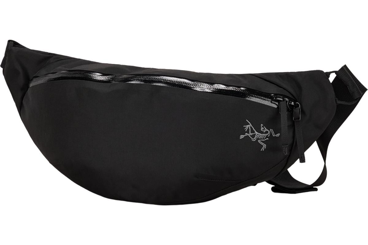 AXIOS 4 CROSSBODY（Black）：1万3200円