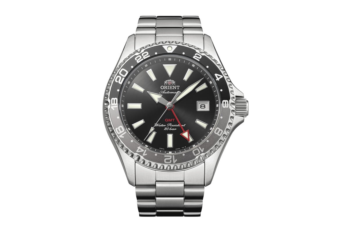 「オリエント マコ GMT」ブラックダイヤル（RN-BC0001B）。6万6000円（消費税込）。
