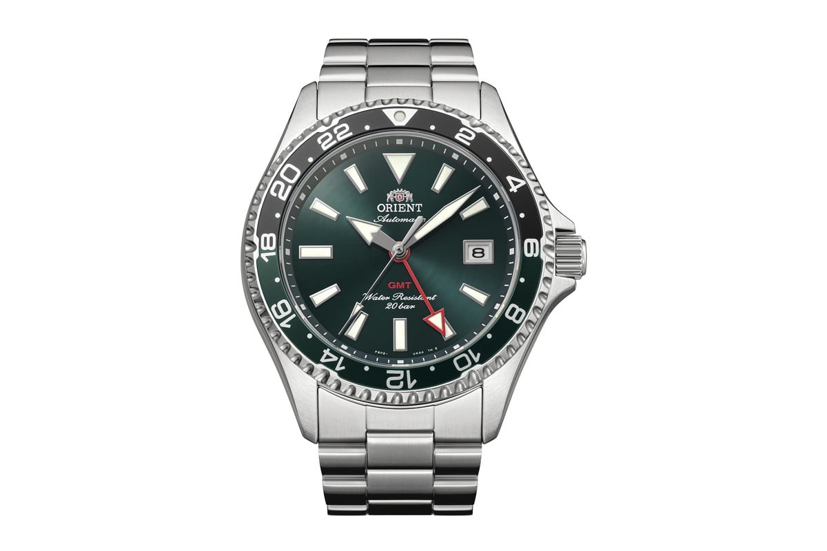 「オリエント マコ GMT」グリーンダイヤル（RN-BC0002E）。6万6000円（消費税込）。