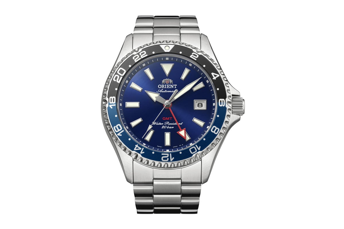 「オリエント マコ GMT」ブルーダイヤル（RN-BC0003L）。6万6000円（消費税込）。