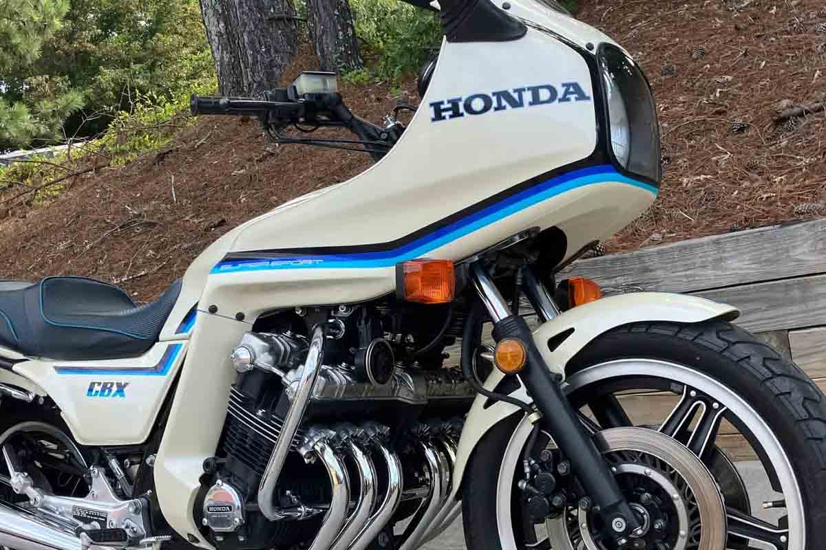 米国オンラインオークションに出品、落札された1982年式ホンダ「CBXスーパースポーツ」