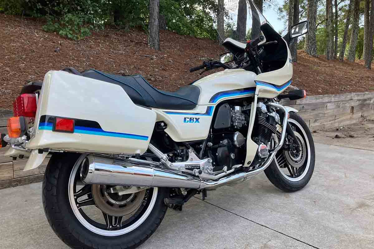 米国オンラインオークションに出品、落札された1982年式ホンダ「CBXスーパースポーツ」