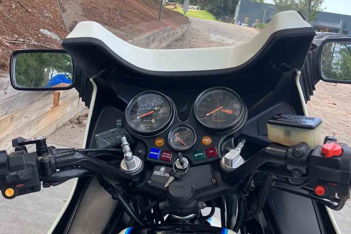 米国オンラインオークションに出品、落札された1982年式ホンダ「CBXスーパースポーツ」