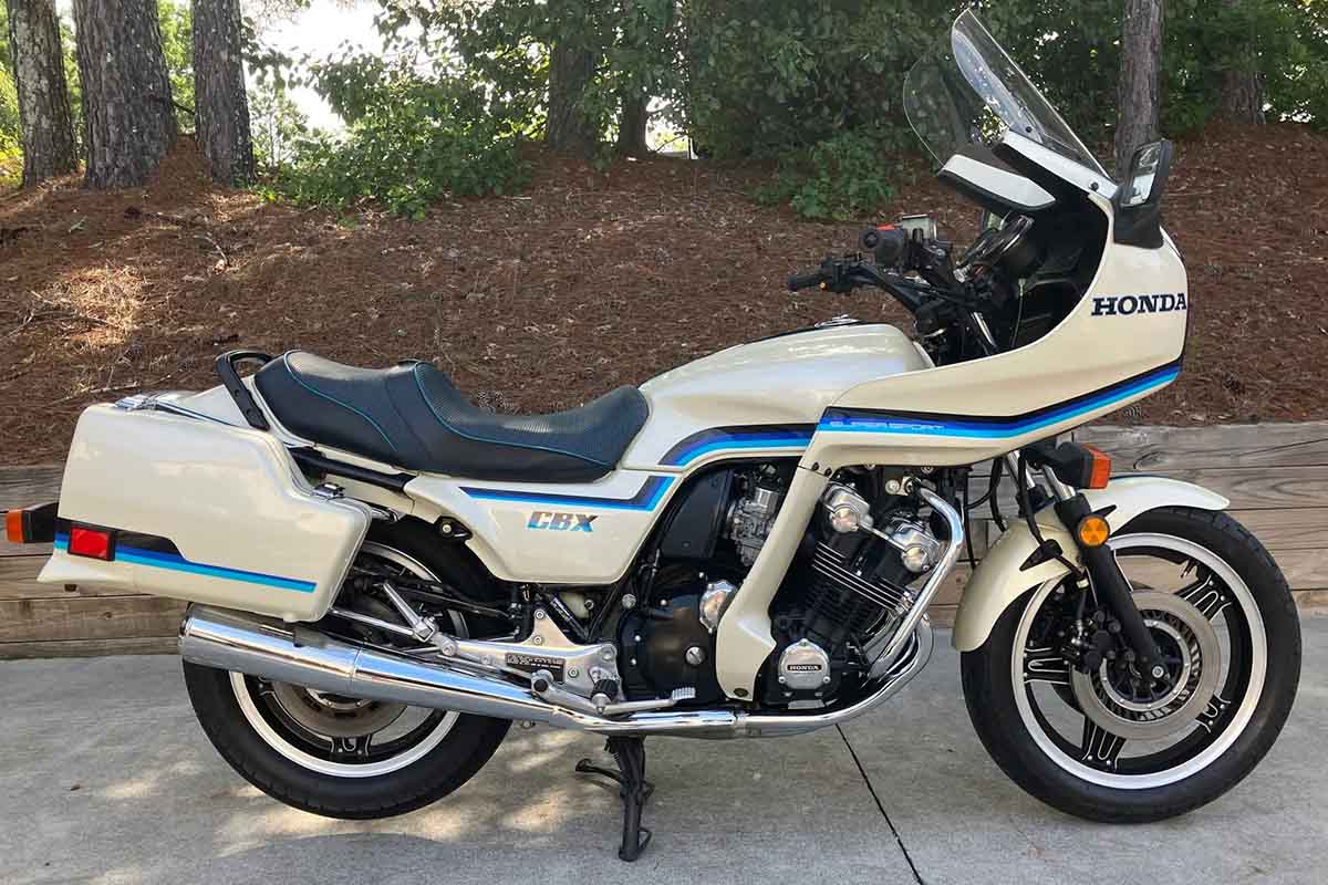 米国オンラインオークションに出品、落札された1982年式ホンダ「CBXスーパースポーツ」