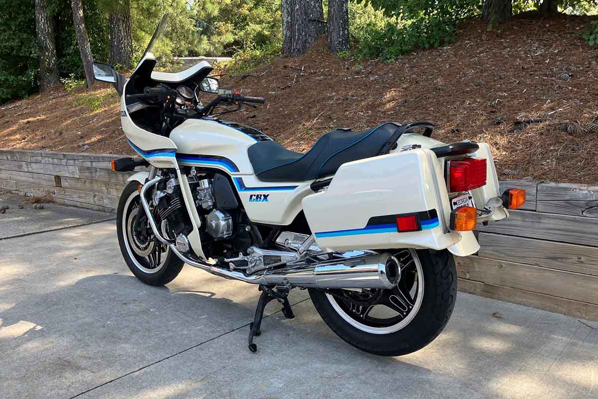 米国オンラインオークションに出品、落札された1982年式ホンダ「CBXスーパースポーツ」