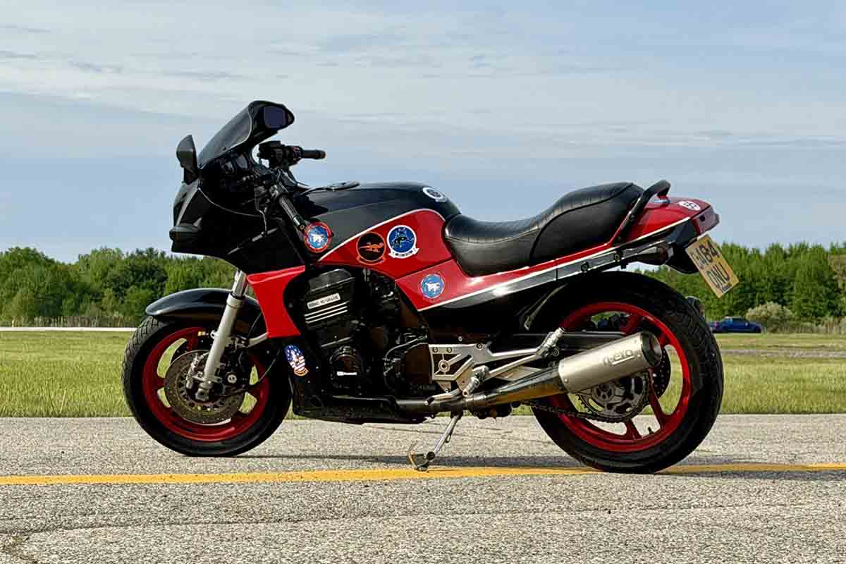 米国オンラインオークションに出品、落札された1986年式カワサキ「GPZ900R」