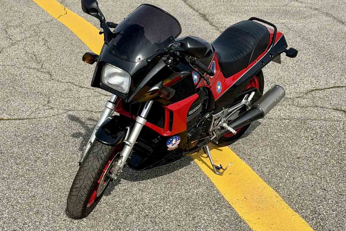 米国オンラインオークションに出品、落札された1986年式カワサキ「GPZ900R」