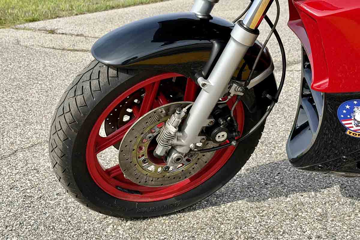 米国オンラインオークションに出品、落札された1986年式カワサキ「GPZ900R」