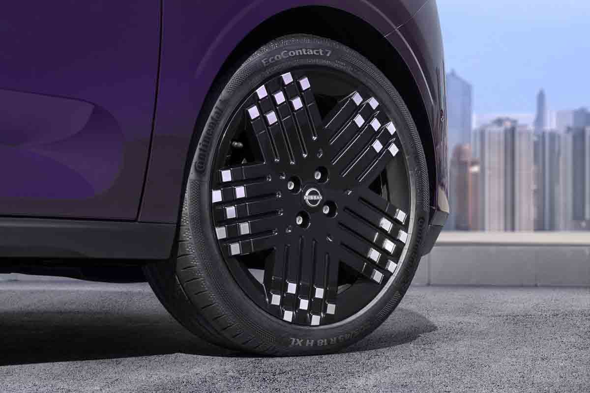 世界初公開された日産新型「ピクソ」