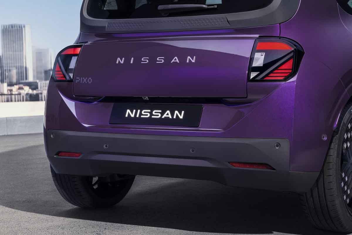 世界初公開された日産新型「ピクソ」