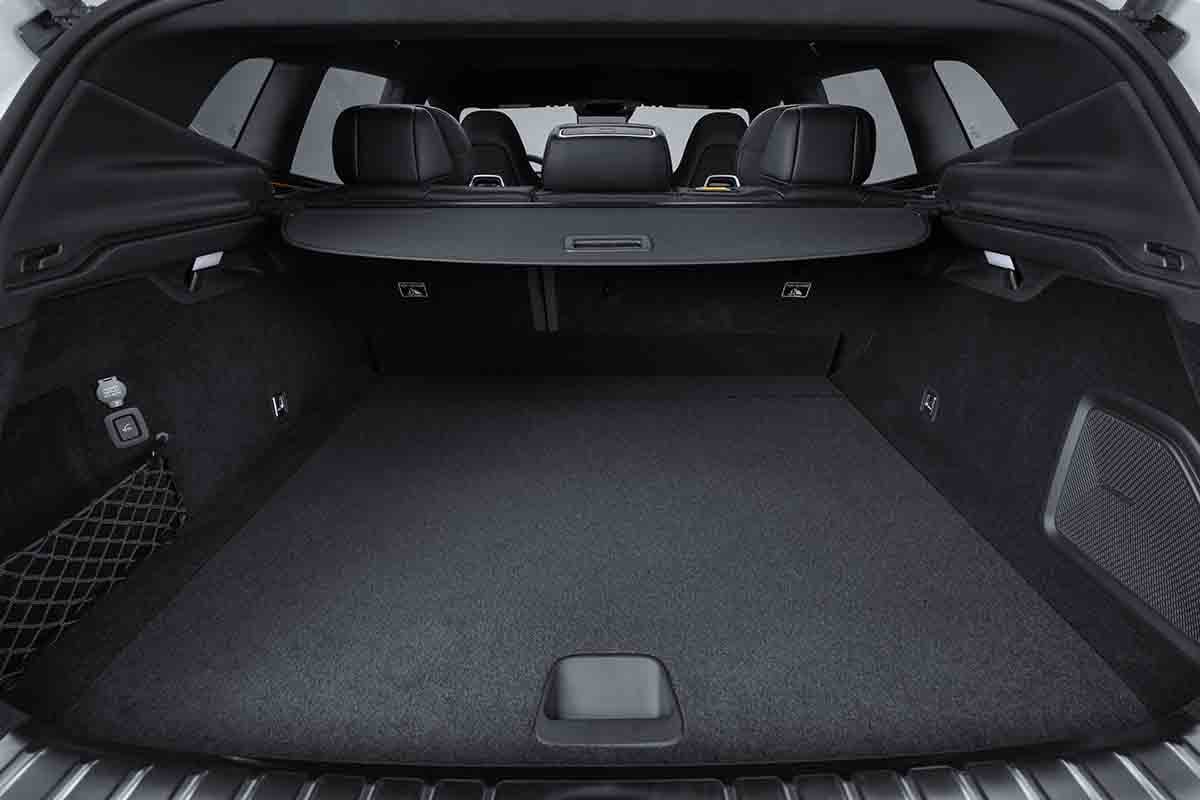 世界初公開された新型「ポールスター4 SUV」