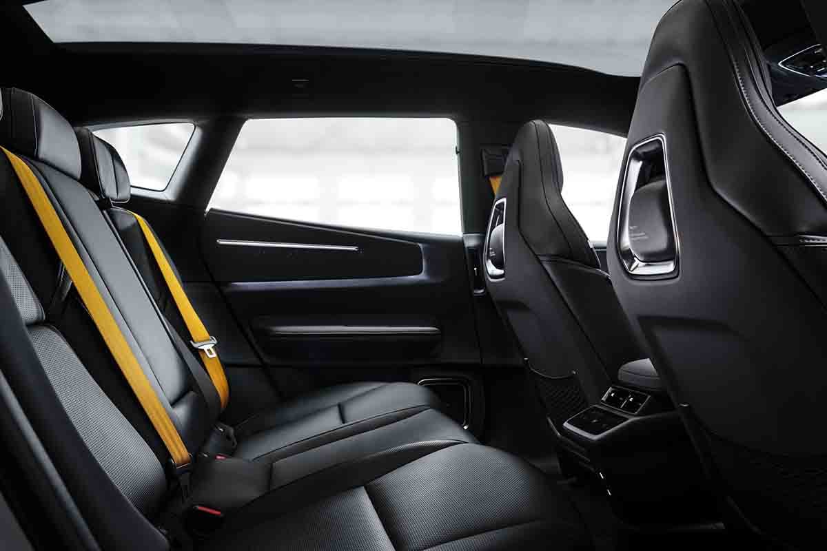 世界初公開された新型「ポールスター4 SUV」