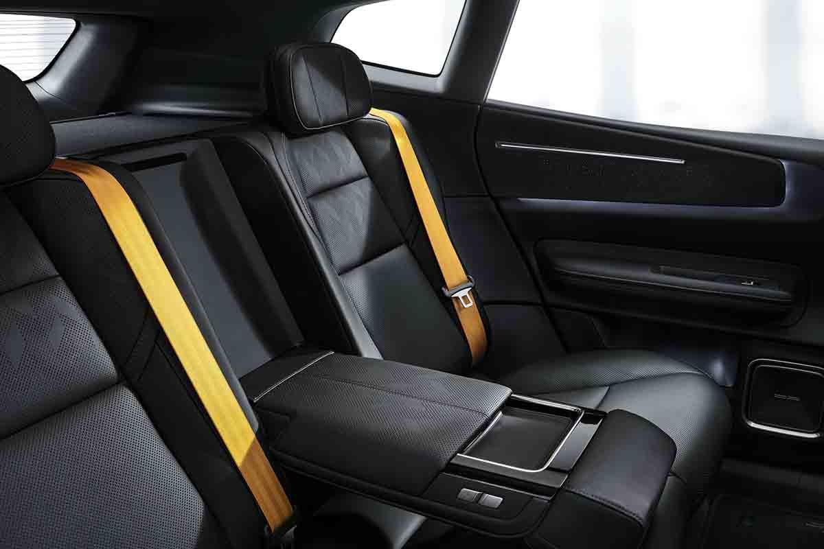 世界初公開された新型「ポールスター4 SUV」