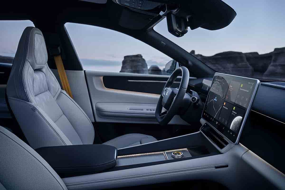 世界初公開された新型「ポールスター4 SUV」