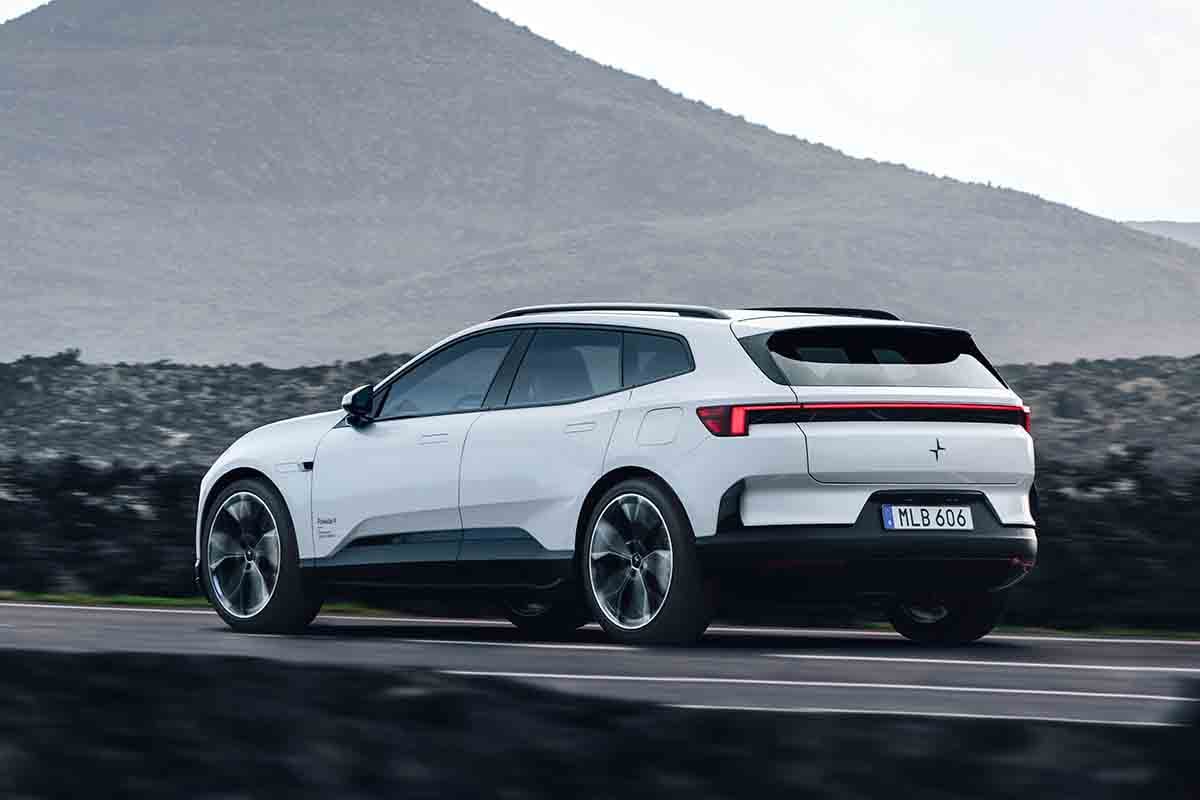世界初公開された新型「ポールスター4 SUV」