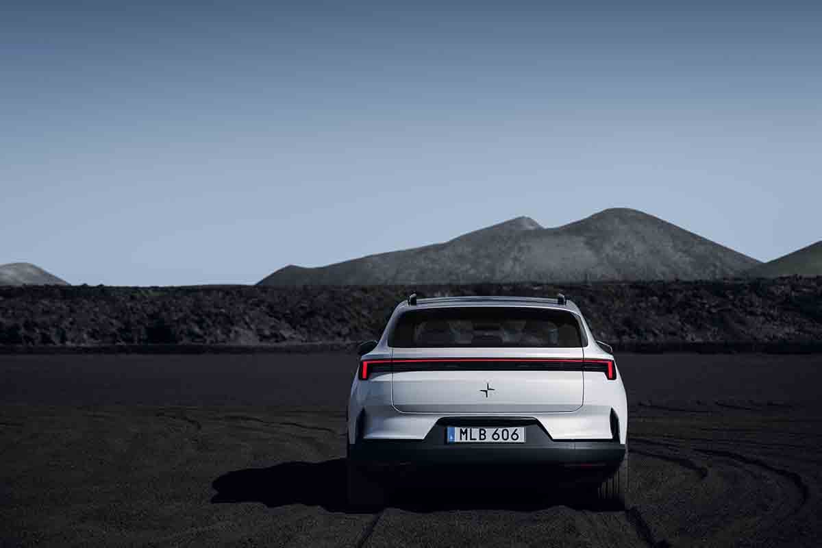世界初公開された新型「ポールスター4 SUV」