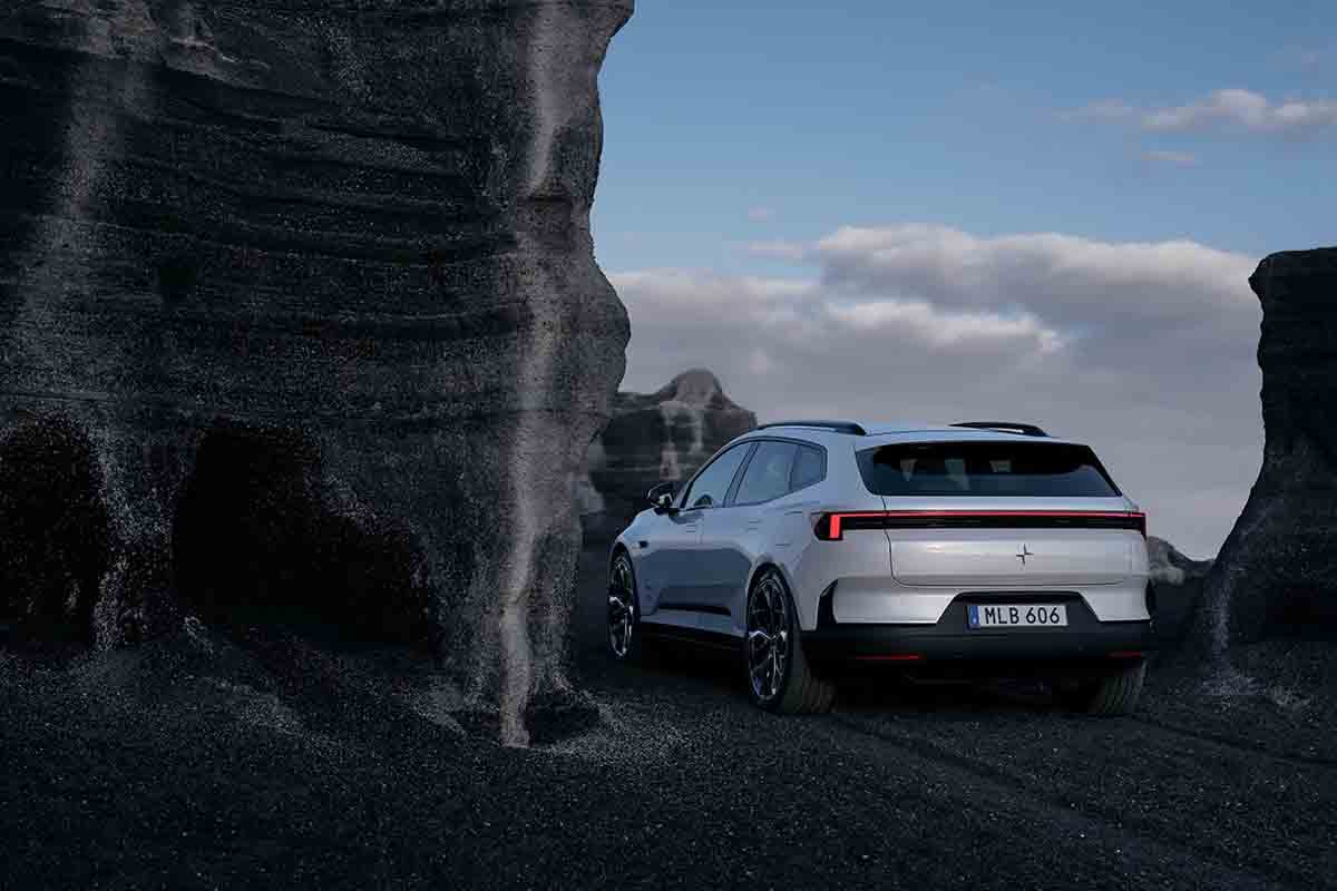 世界初公開された新型「ポールスター4 SUV」