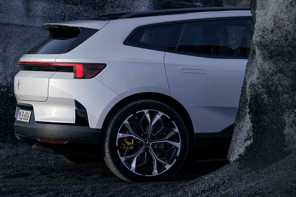 世界初公開された新型「ポールスター4 SUV」