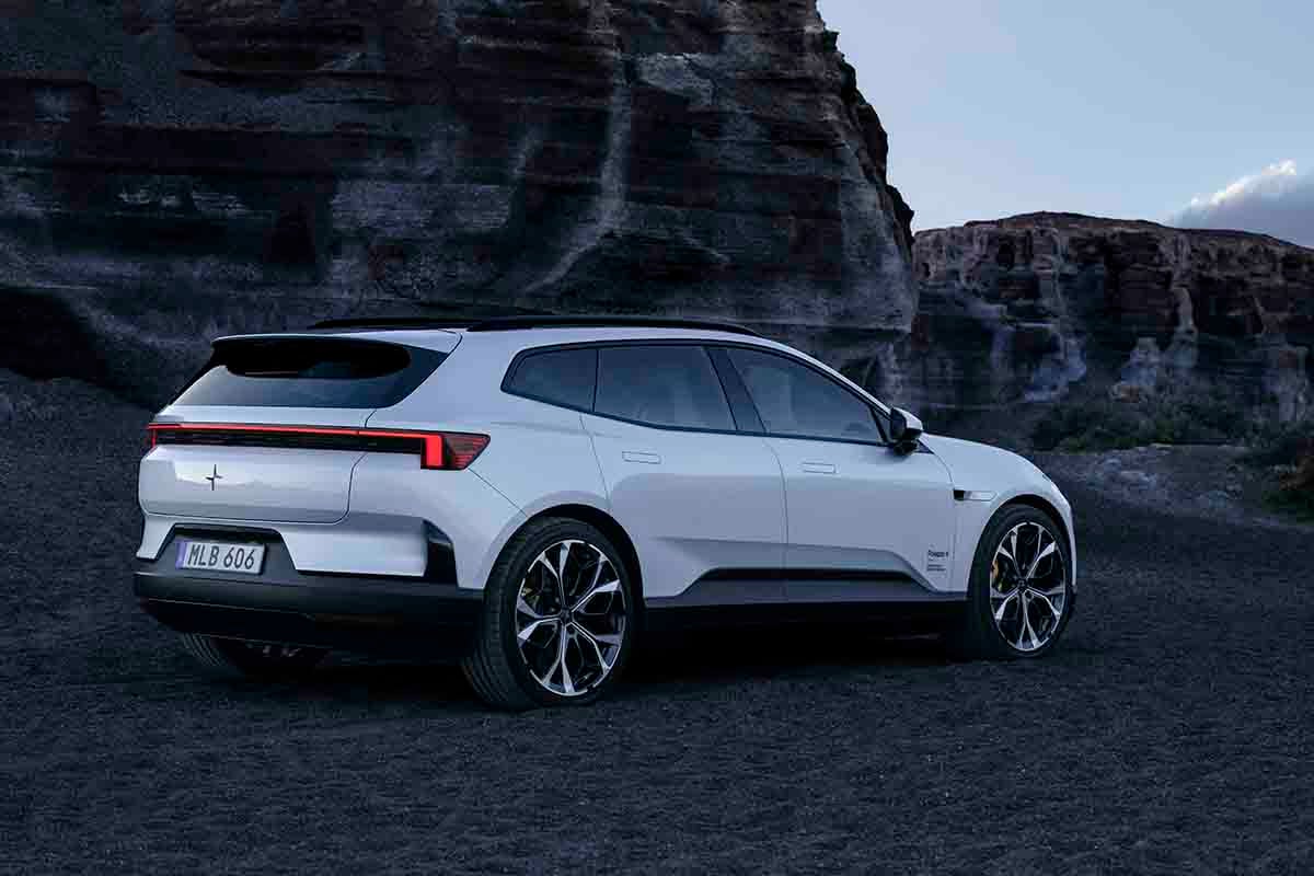 世界初公開された新型「ポールスター4 SUV」
