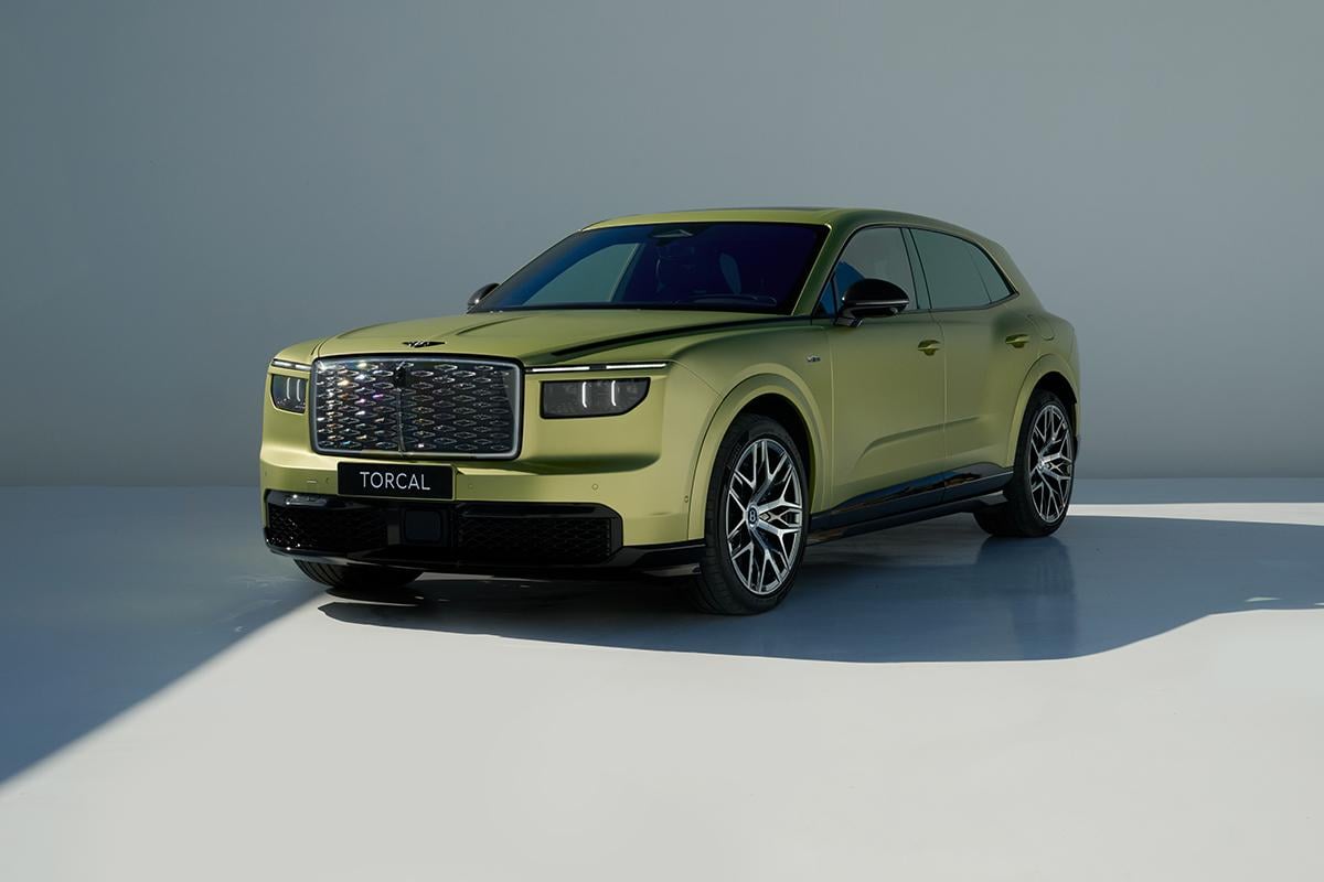 世界初公開されたベントレー新型「トルカル」