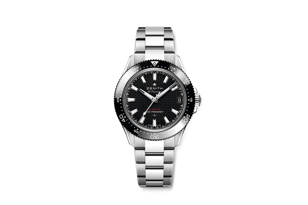 ブラック文字盤のデイト付きモデルは3時位置に日付を表示。品番03.5000.3620/22.M5000、価格145万8600円（消費税込み）