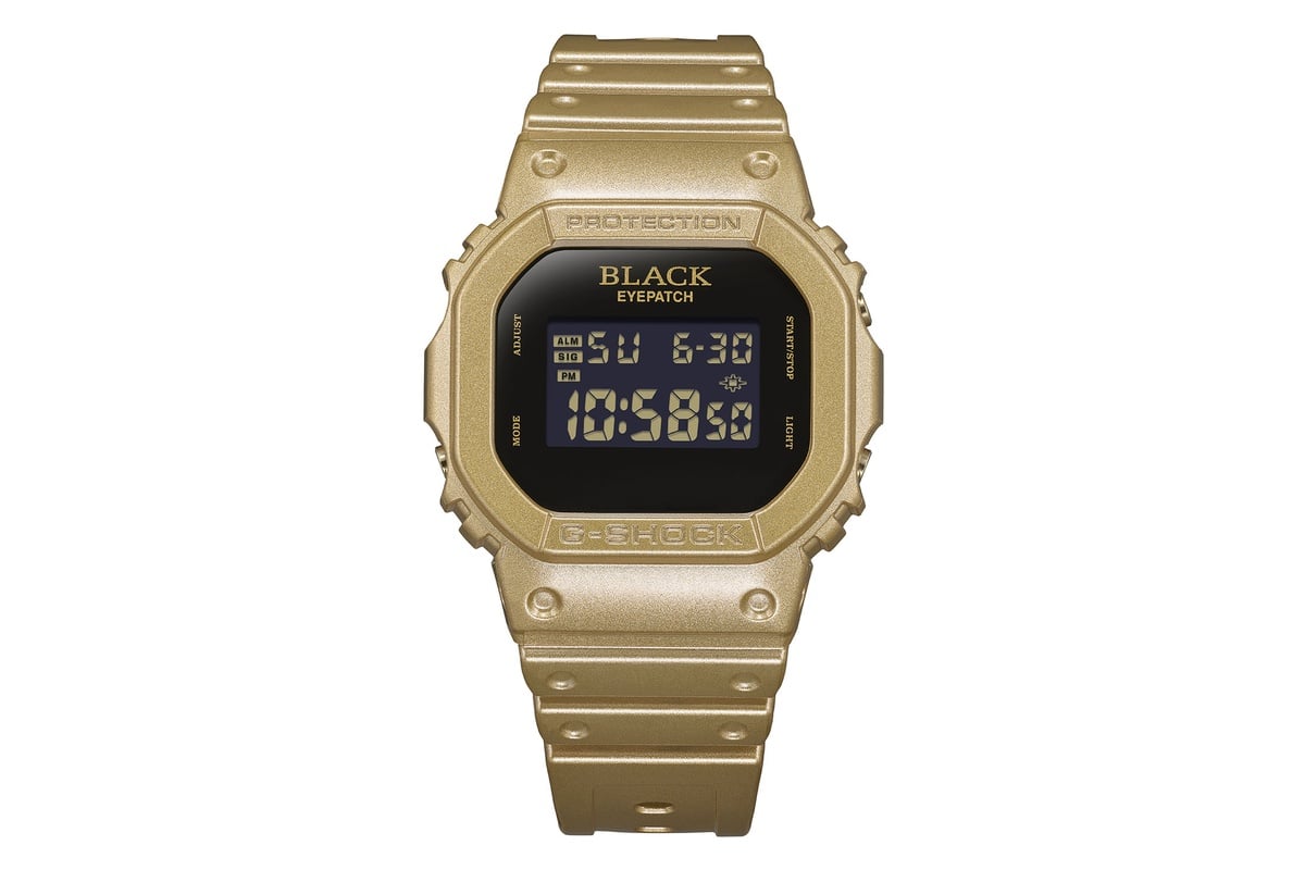 ベースモデルは初代G-SHOCKのDNAを受け継ぐ「DW-5600」。ベゼルからバンドまでゴールドで統一されている。
