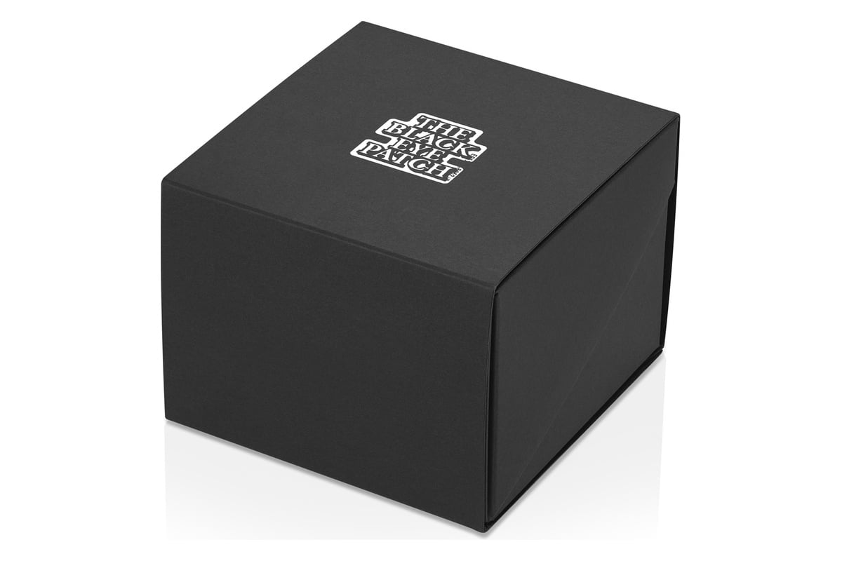 BlackEyePatchロゴと「TIME IS MONEY」、2種類のボックスを組み合わせた専用パッケージ。