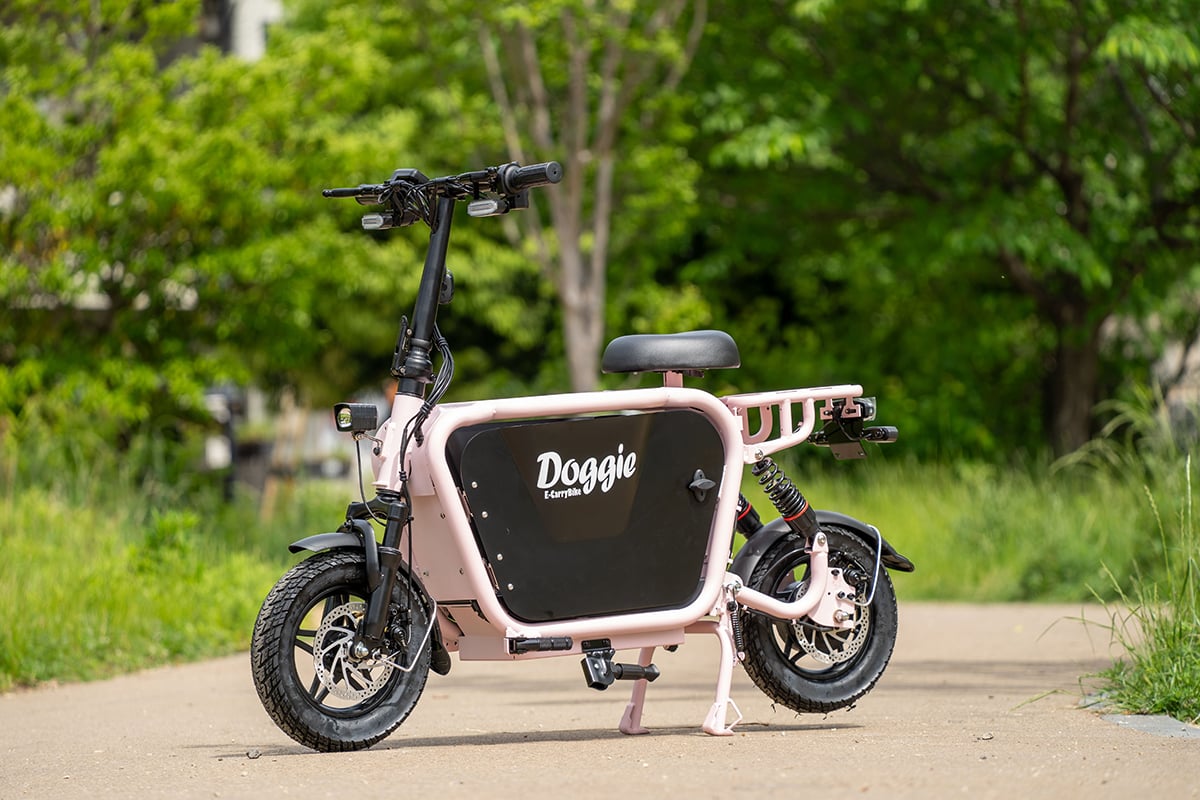 愛犬と一緒にお出かけ！ 特定小型原付の新モデル「ドギー・ライト」