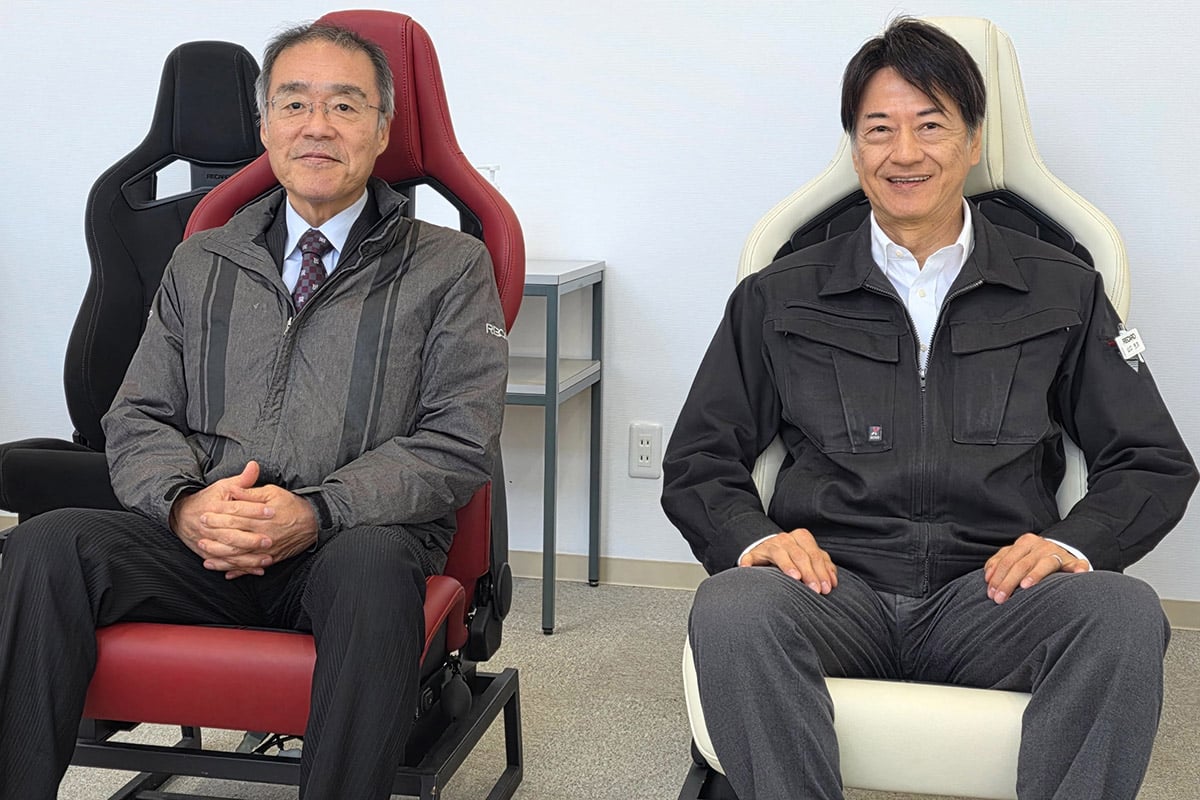 日本のスポーツカーのシート開発を長年支えてきたレカロジャパンの大島正敏氏（左）と、同社代表取締役社長の山口充洋氏