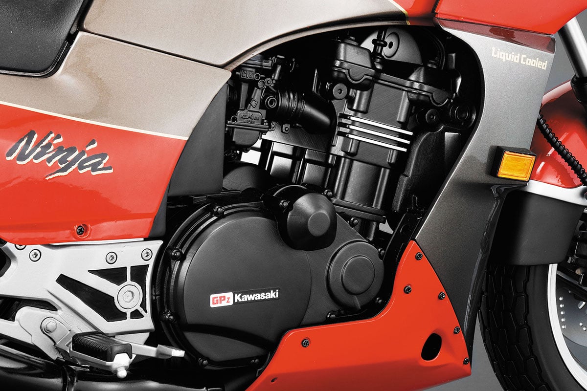 アシェット・コレクションズ・ジャパン『週刊 カワサキ Ninja GPZ900R』