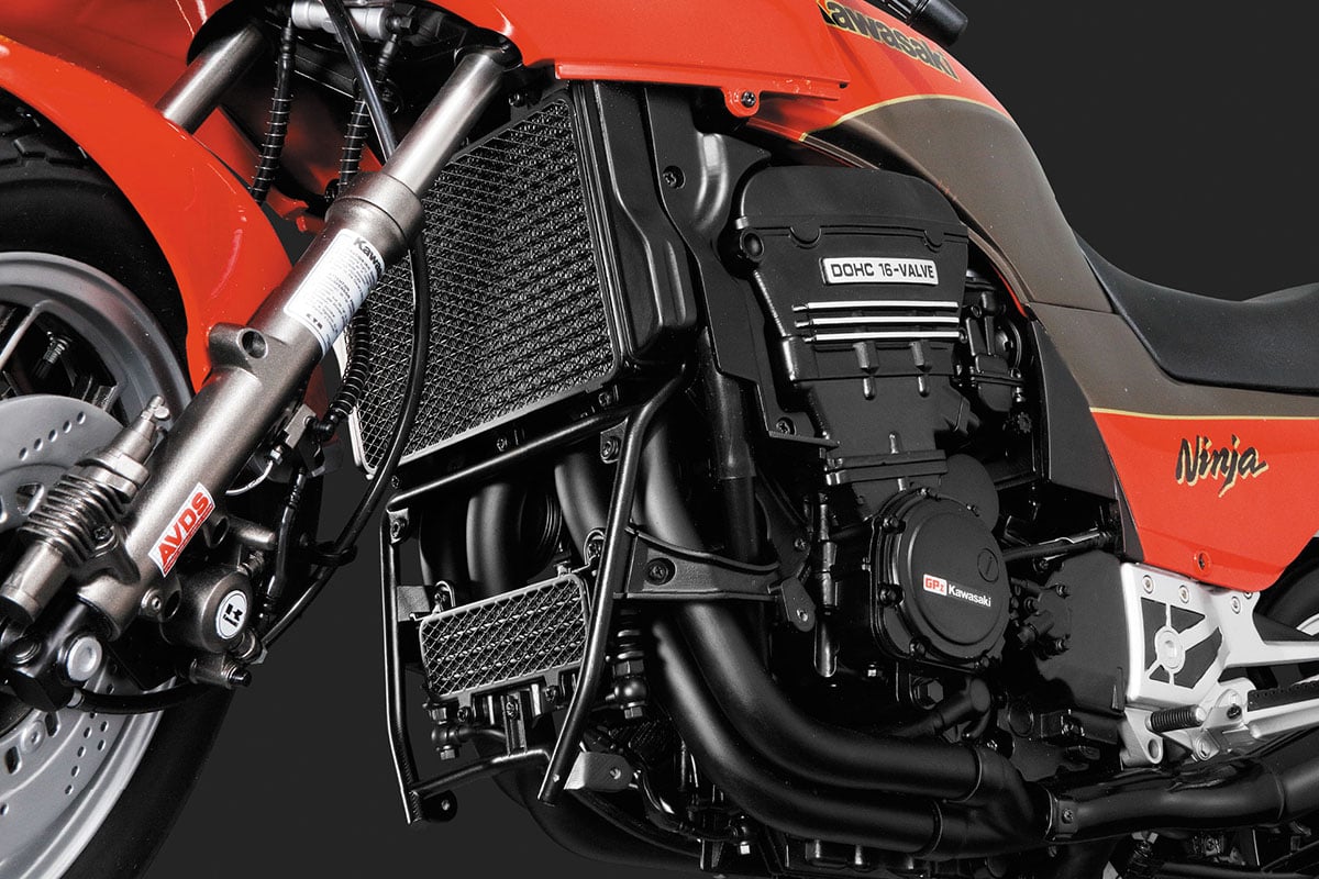 アシェット・コレクションズ・ジャパン『週刊 カワサキ Ninja GPZ900R』