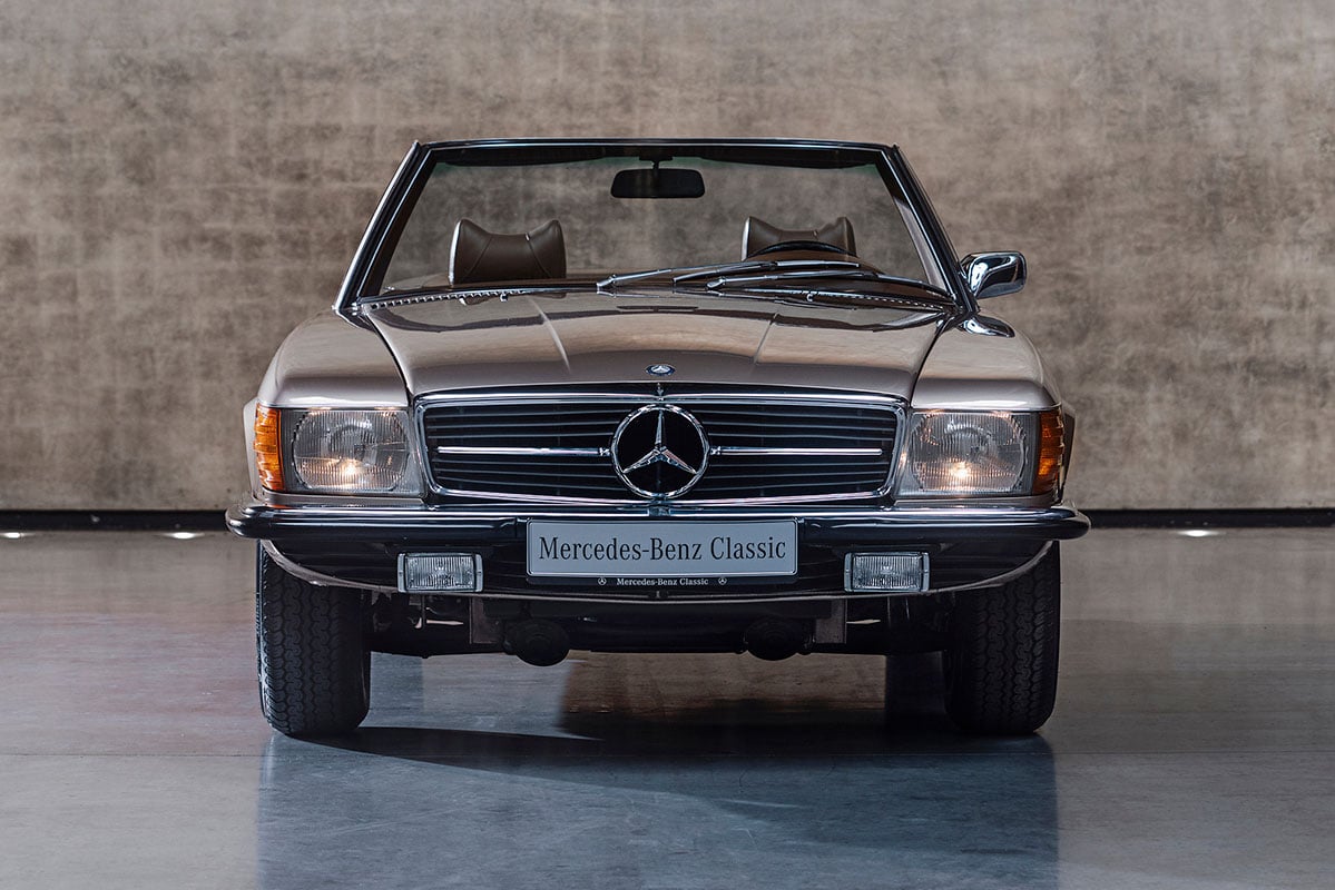 1971年から1989年まで生産されたラグジュアリーな2シーターオープン