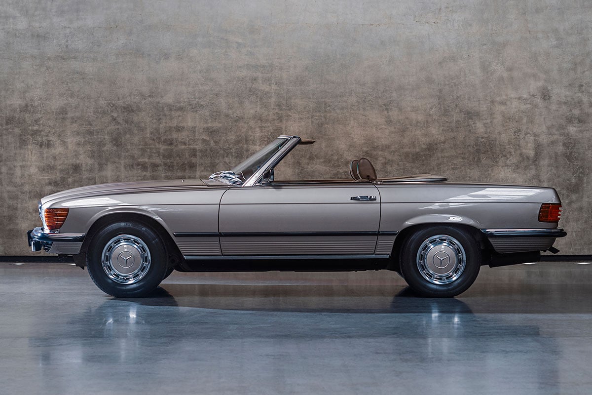 1971年から1989年まで生産されたラグジュアリーな2シーターオープン