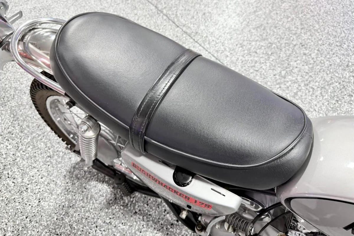 米国オンラインオークションに出品、落札された1969年式カワサキ「175 ブッシュワッカー F3」