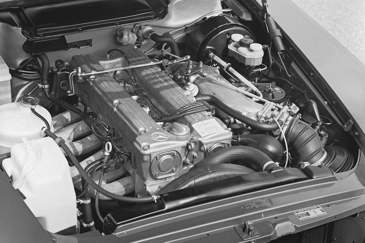 こちらは「280SL」に搭載されていた2.7リッター直6エンジン