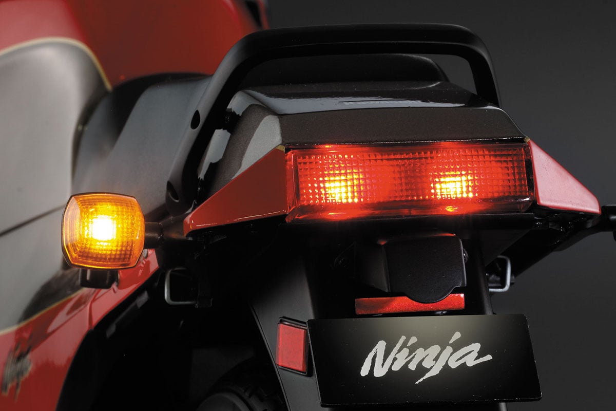 アシェット・コレクションズ・ジャパン『週刊 カワサキ Ninja GPZ900R』